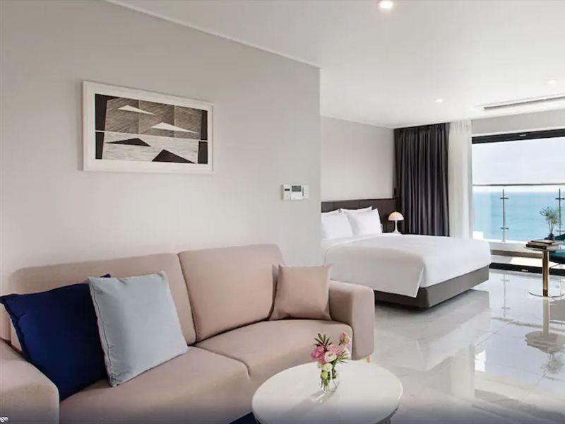 Busan Yeongmu Parade Hotel Haeundae Beach Екстер'єр фото